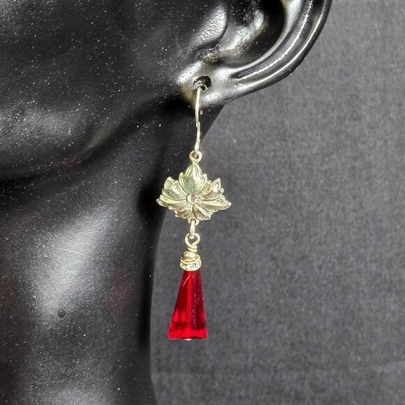 Red Faceted Cone Drop Earrings Silver Tone Floral Dangle Rhinestone Accent - Picture 1 of 6